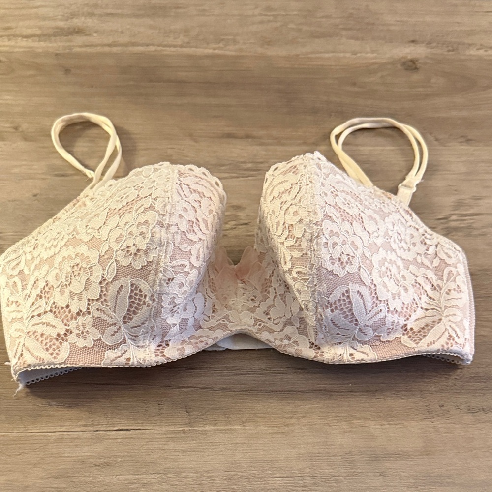 Lace Bra 32DD B.Tempt’d